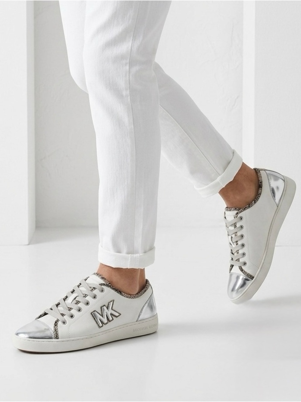 [MK] White Sneakers